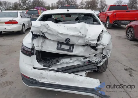 2024 Volkswagen Jetta 1.5T Sport z USA, uszkodzony, nr VIN 3VWBM7BU7RM029850